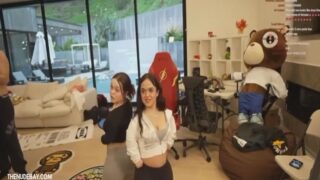 Kelsey Lawrence and Dab On Livestream Onlyfans !!!