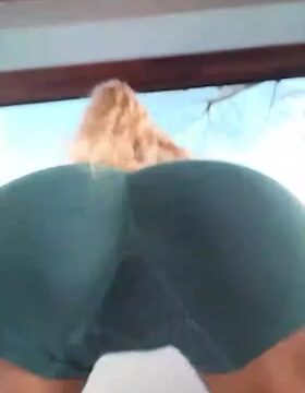 Iggy Azalea Yoga Pant Twerk Big Booty